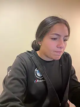 Alyha Cortes online show from 9, 3, 2026