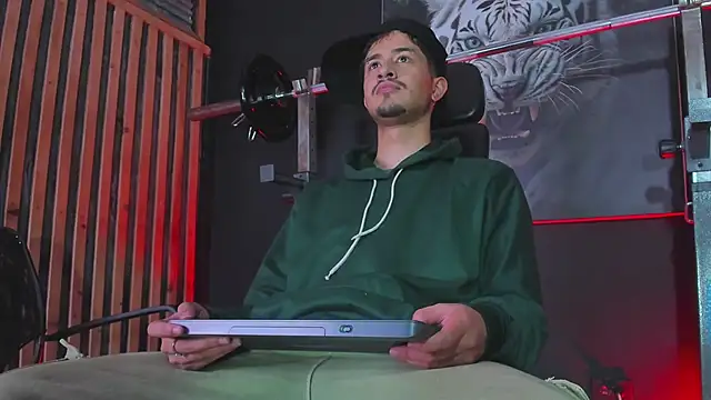 Snapshot of DimitriDeluxe chatting on 6, 11, 2025 DimitriDeluxe online show from 6, 11, 2025