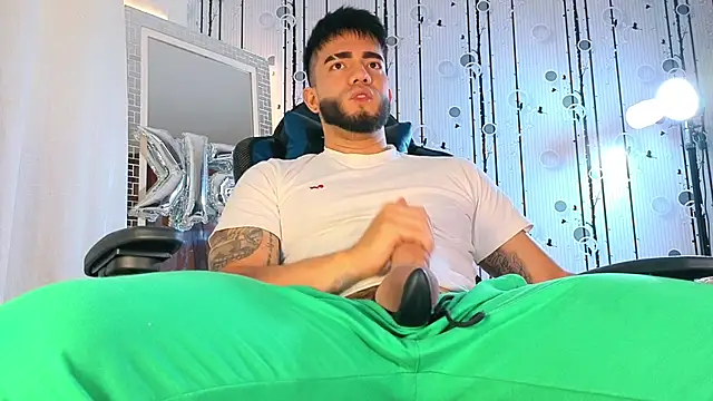 Snapshot of King_Draven3 chatting on 4, 11, 2025 King Draven3 online show from 4, 11, 2025