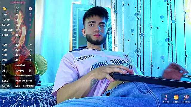 Snapshot of King_Draven3 chatting on 19, 11, 2025 King Draven3 online show from 19, 11, 2025