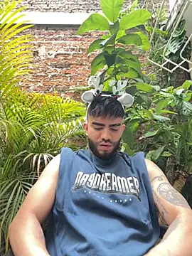 Snapshot of King_Draven3 chatting on 28, 11, 2025 King Draven3 online show from 28, 11, 2025