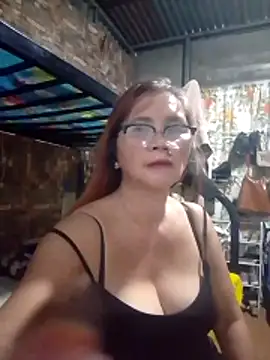 SexyHottMom online show from 18, 4, 2026