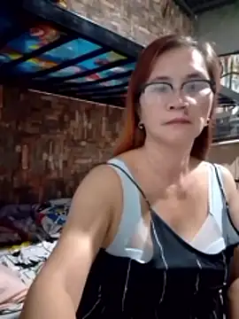 SexyHottMom online show from 26, 4, 2026