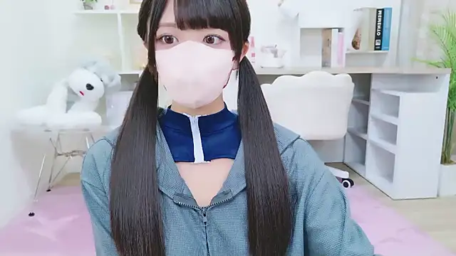 Reina Fcup online show from 19, 9, 2025