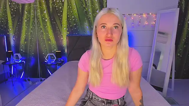 HollyTailors online show from 23, 9, 2025