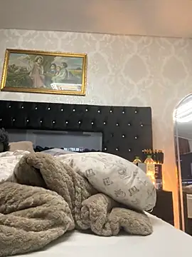 Emilia Mausi online show from 4, 12, 2025