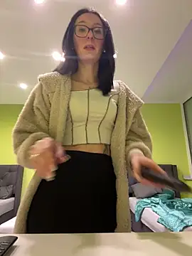 Emilia Mausi online show from 2, 2, 2026