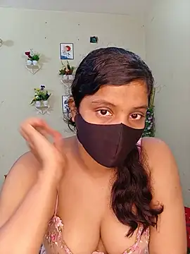 Snapshot of Rose-luckey chatting on 10, 7, 2026 Rose-luckey online show from 10, 7, 2026