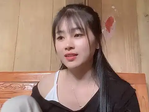 Snapshot of One-nice chatting on 4, 11, 2025 One-nice online show from 4, 11, 2025