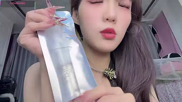 Yaya--728 online show from 6, 1, 2026