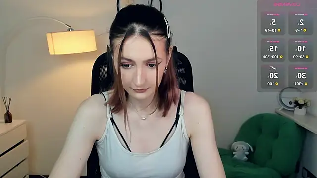 Snapshot of EasterBlink chatting on 16, 11, 2025 EasterBlink online show from 16, 11, 2025