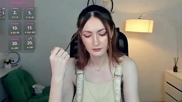 Snapshot of EasterBlink chatting on 28, 11, 2025 EasterBlink online show from 28, 11, 2025