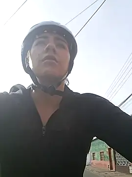 CAROLINE  07 online show from 9, 4, 2026