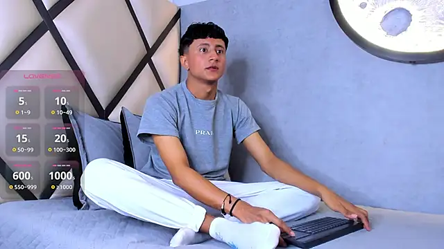  Leohot  online show from 25, 9, 2025