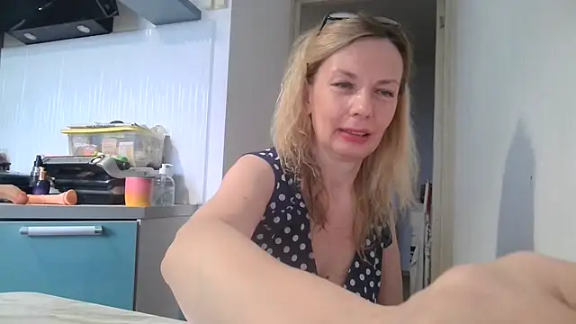 Sweetmurrr online show from 14, 6, 2026