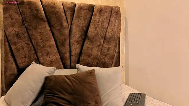 Miagomezx online show from 4, 2, 2026