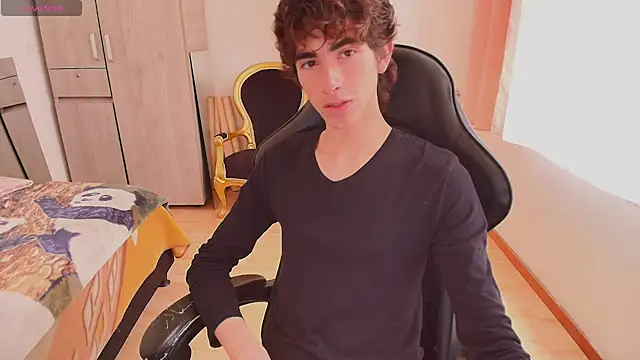 Nude Boy18 online show from 12, 9, 2025