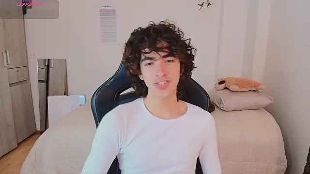 Nude Boy18 online show from 13, 2, 2026