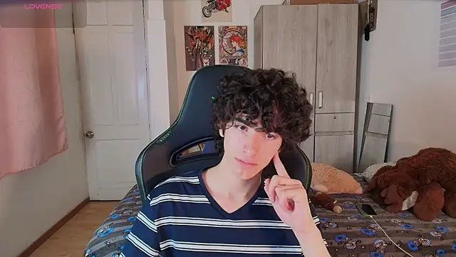 Nude Boy18 online show from 22, 4, 2026