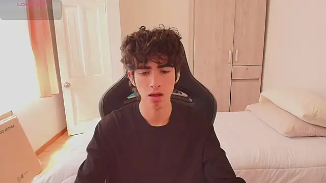 Nude Boy18 online show from 3, 6, 2026