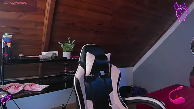 yumi hanna online show from 17, 12, 2025