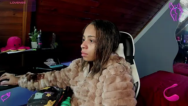 yumi hanna online show from 23, 12, 2025