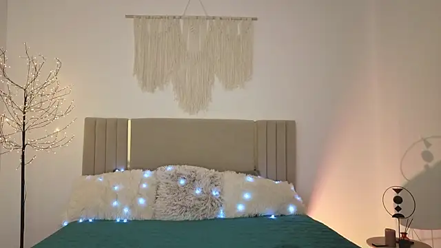 Little mia   online show from 1, 4, 2026