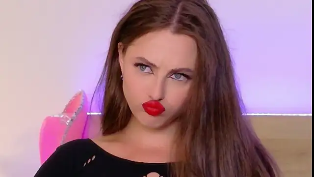 Sienna Voss online show from 4, 10, 2025