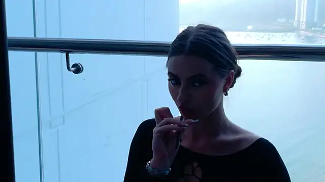 Snapshot of Sienna_Voss chatting on 2, 3, 2026 Sienna Voss online show from 2, 3, 2026