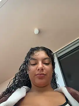 Snapshot of allybluee777 chatting on 23, 4, 2026 allybluee777 online show from 23, 4, 2026