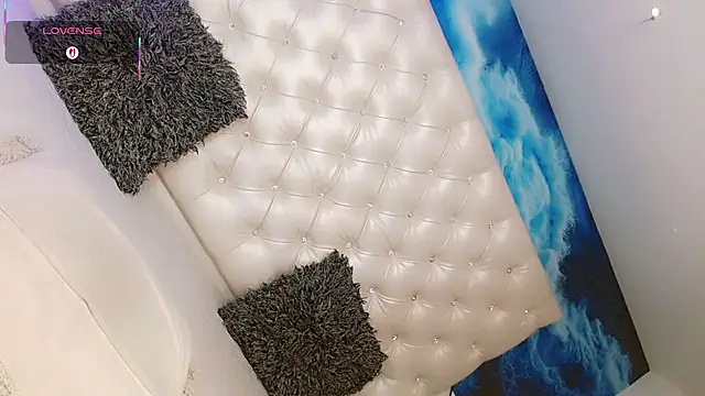 Milla Star  online show from 19, 4, 2026