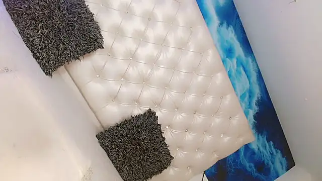 Milla Star  online show from 19, 4, 2026