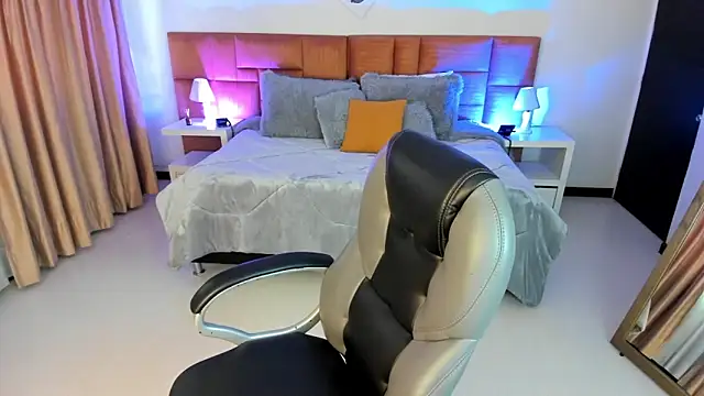 Catti Brie online show from 18, 9, 2025