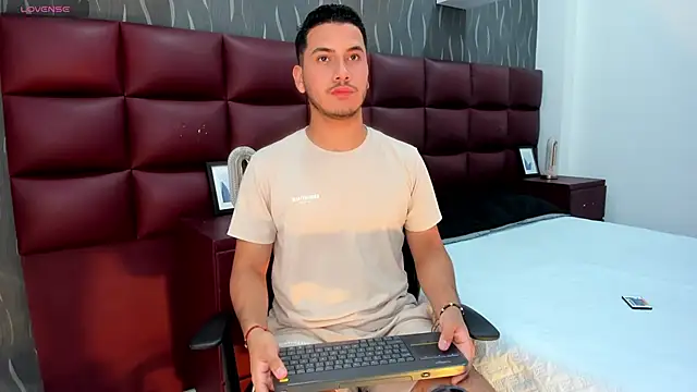 Axel grey  online show from 12, 9, 2025