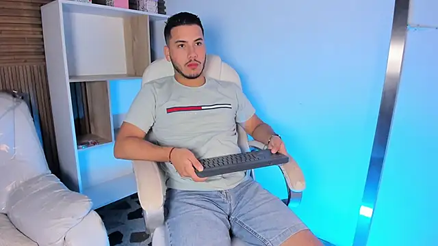 Axel grey  online show from 23, 9, 2025