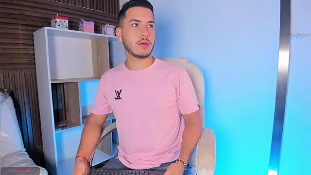 Axel grey  online show from 24, 9, 2025