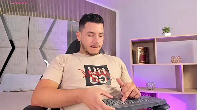 Axel grey  online show from 28, 2, 2026