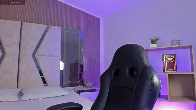 Axel grey  online show from 22, 4, 2026