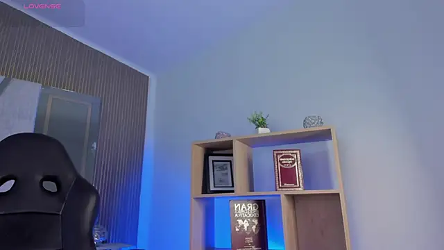 Axel grey  online show from 25, 4, 2026