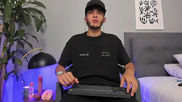 Tylerffoxx online show from 1, 7, 2026