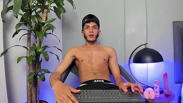 Tylerffoxx online show from 18, 7, 2026