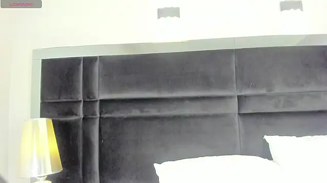 CarolineLee  online show from 15, 4, 2026