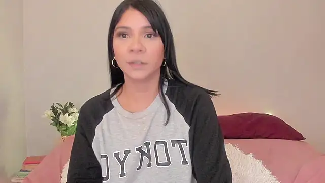 Laura-angeel online show from 3, 11, 2025