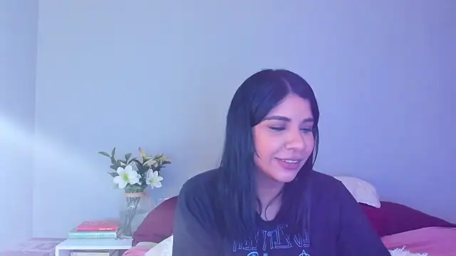 Laura-angeel online show from 2, 12, 2025