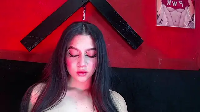 Megan Luxe online show from 21, 11, 2025