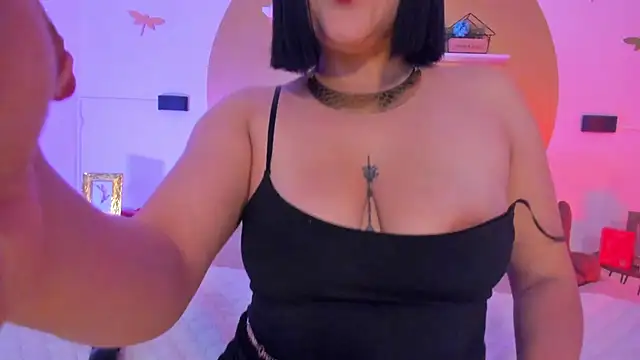 Snapshot of caroline__muller chatting on 10, 9, 2025 caroline muller online show from 10, 9, 2025