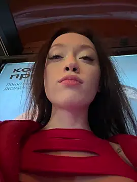 Snapshot of EstaVista chatting on 18, 9, 2025 EstaVista online show from 18, 9, 2025