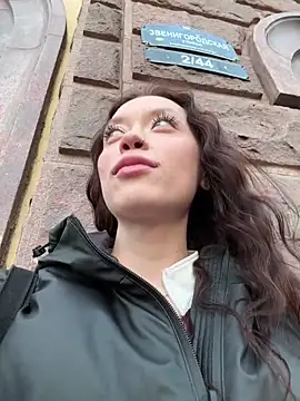 Snapshot of EstaVista chatting on 18, 10, 2025 EstaVista online show from 18, 10, 2025