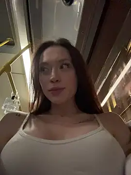 Snapshot of EstaVista chatting on 23, 10, 2025 EstaVista online show from 23, 10, 2025