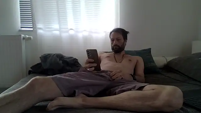 Snapshot of XLBarehengst chatting on 8, 5, 2026 XLBarehengst online show from 8, 5, 2026
